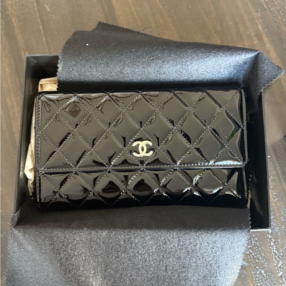 SOLD ❌CHANEL Black Patent Quilted Wallet